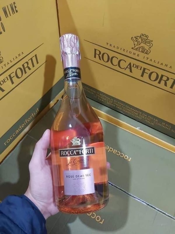 Ruou Vang Rocca Dei Forti Rose