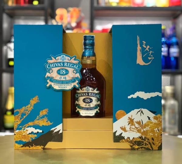 Chivas 18 Mizunara - Hop qua tet 2023