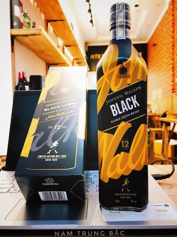 Johnnie Walker Black Label Icon 2.0