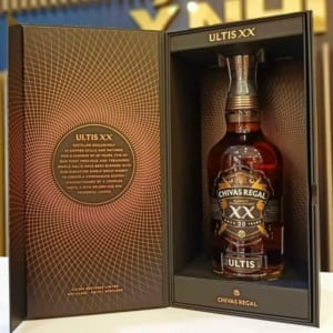 Ruou Chivas Regal Ultis XX 20 Nam